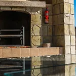 Alacinda Villa *