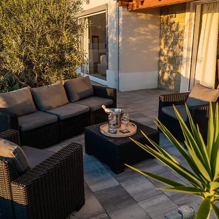 Alacinda 빌라 로고즈니차